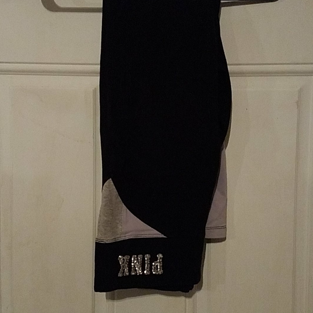 Vs Pink yoga style leggings. Size m